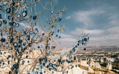 Significado do Olho Grego: Um Amuleto Contra o Mal